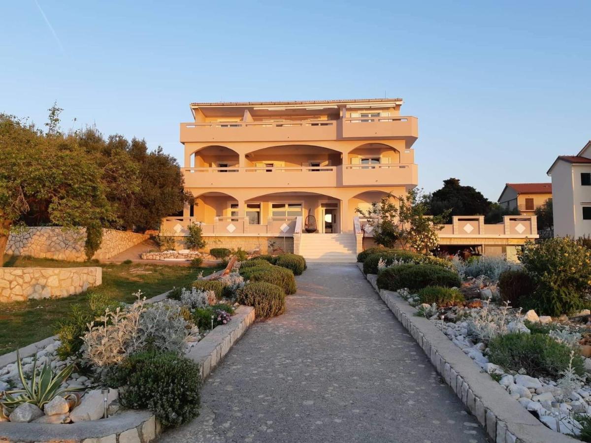 Apartments By The Sea Lun, Pag - 3320 Lun  Exterior photo